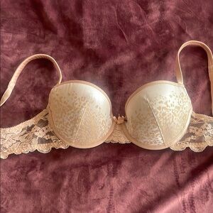 Chantelle Cream Lace Full-Coverage Bra